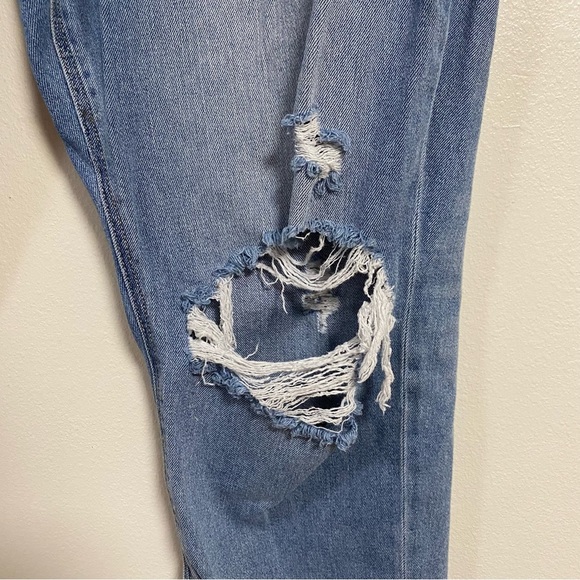 American Eagle Distressed Mom jeans Light wash Size Plus Size 18 Regular - Picture 4 of 16